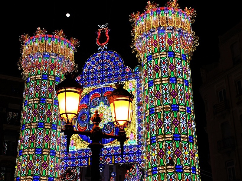 Fallas iluminación calle